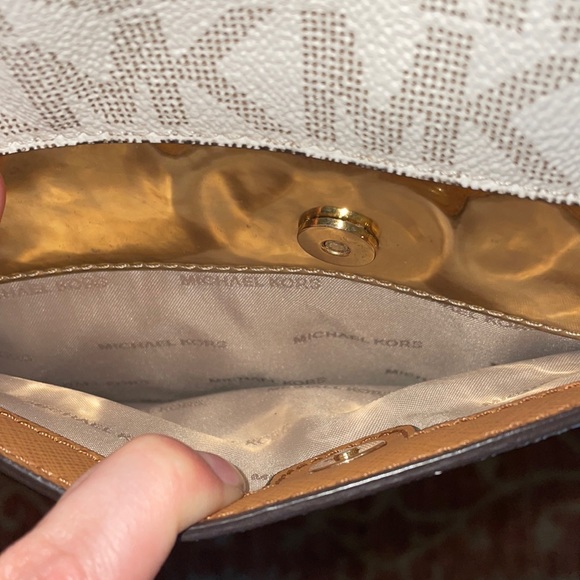 Michael Kors Frame out Item Leather Trim Vanilla NS Handbag - Picture 9 of 17